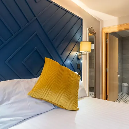 Oda ve Kahvaltı Ewings Bar & Self-catering 3*