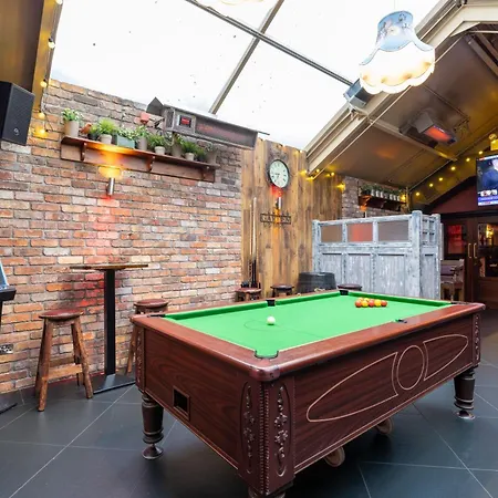 Oda ve Kahvaltı Ewings Bar & Self-catering Carlow