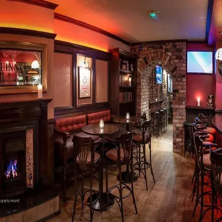 Ewings Bar & Self-catering