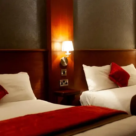 Ewings Bar & Self-catering לינה וארוחת בוקר קרלו