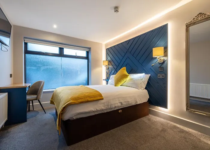 Ewings Bar & Self-catering B&B 3*