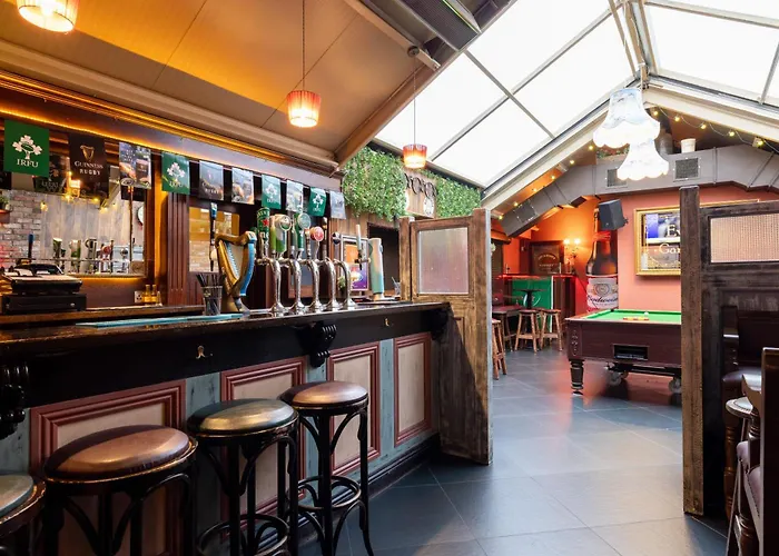 Ewings Bar & Self-catering