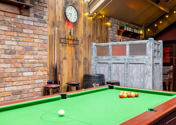 Ewings Bar & Self-catering Bed & Breakfast