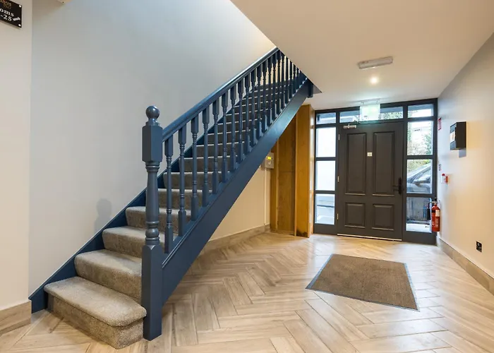 Ewings Bar & Self-catering Bed & Breakfast 3*