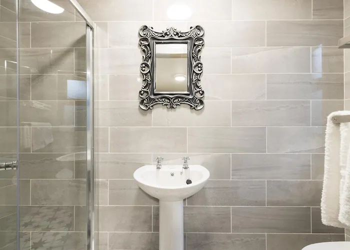 Ewings Bar & Self-catering 3*