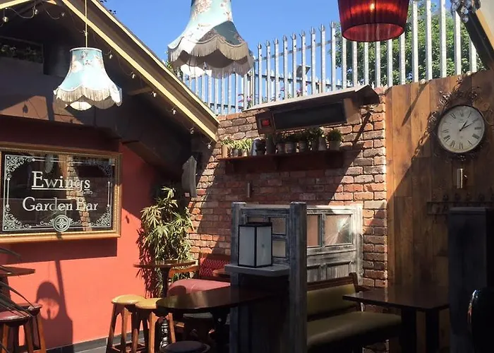 Ewings Bar & Self-catering